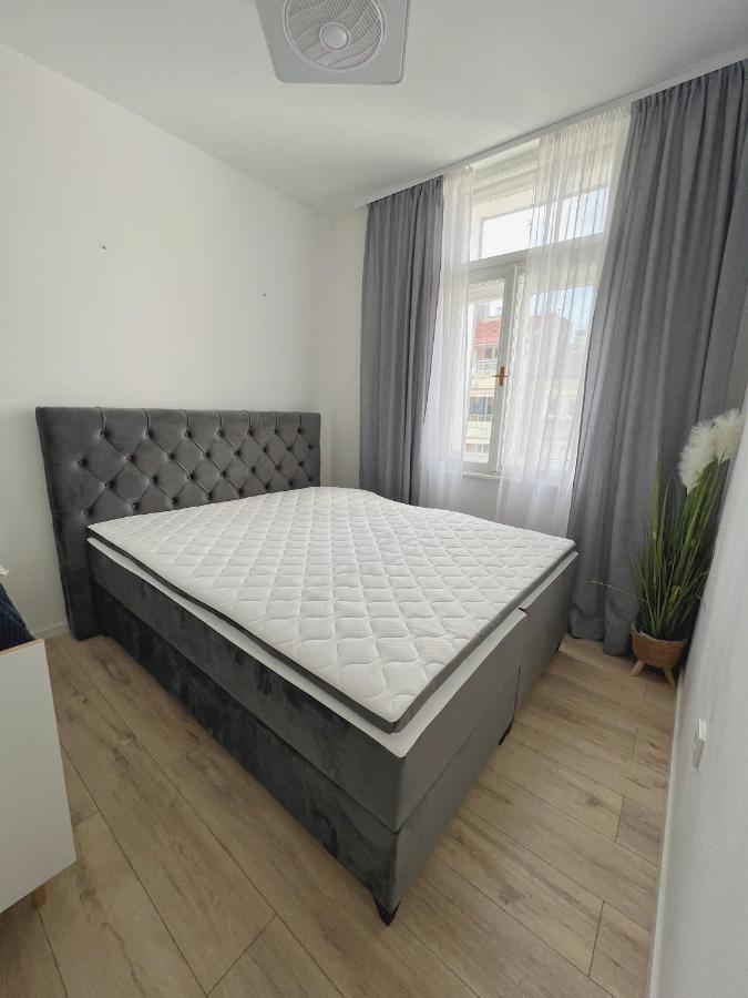 Apartamento New Stylish & Modern Studio Apart - With Sea View Pula Exterior foto